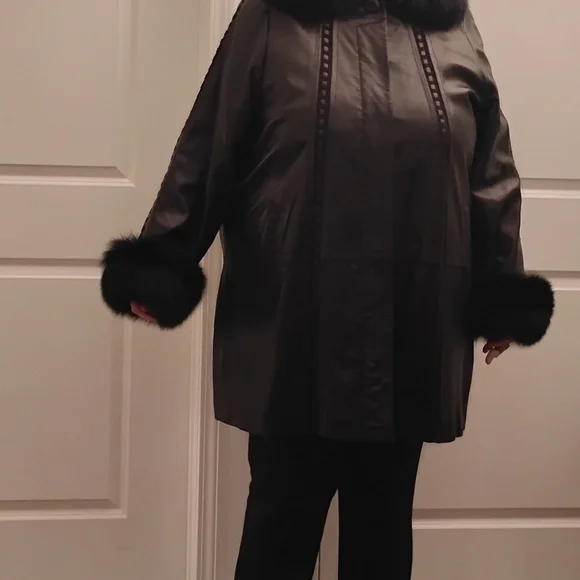 Men's Black Leather Jacket - Picture 11 of 12